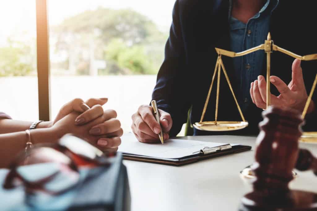 Court Applications vs. Mediation: A Less Stressful Path with EH Mediation Shepton Mallet